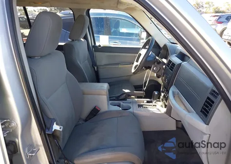 2008 Jeep Liberty Sport z USA, uszkodzony, nr VIN 1J8GP28K58W109826